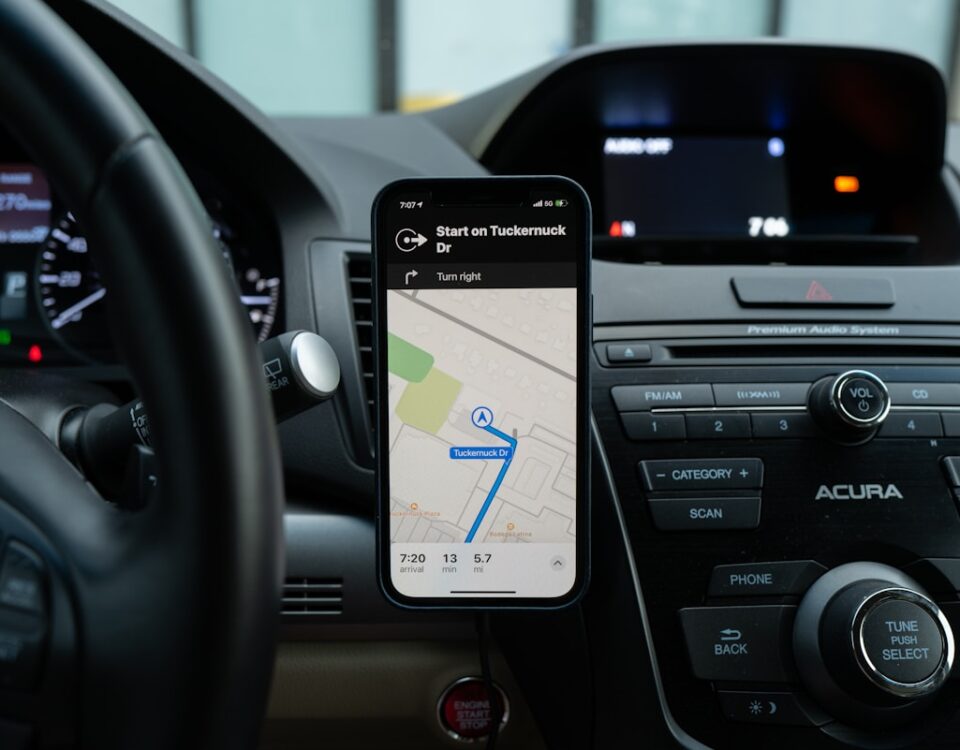 5 Aplicativos de GPS mais utilizados e funcionalidades utilizando app de gps no carro