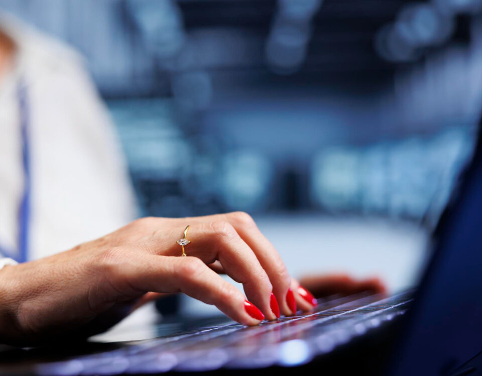 Como escolher softwares para otimizar seu negócio digital Como escolher softwares para otimizar seu negócio digital