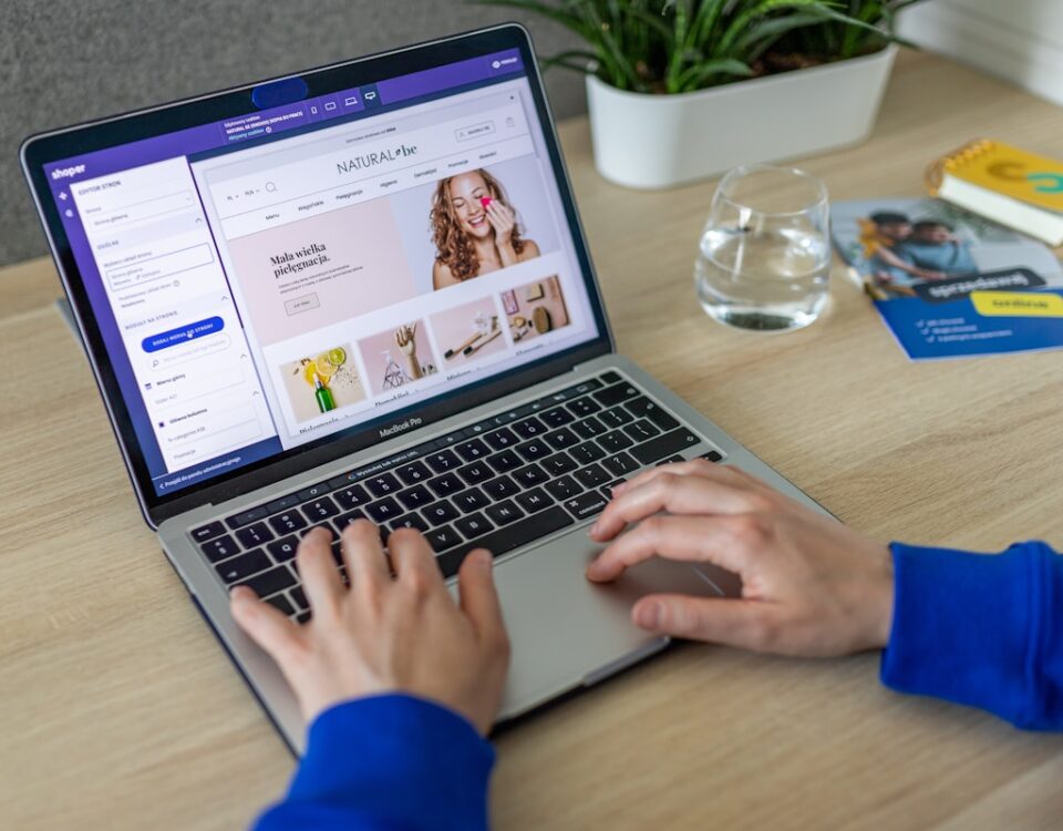 Como montar uma Loja virtual de sucesso: plataformas, estratégias e dicas Como montar uma Loja virtual de sucesso: plataformas, estratégias e dicas