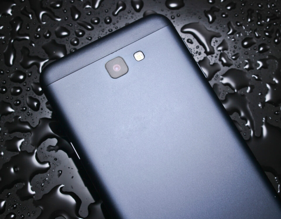 Aplicativos para tirar água do celular: comparações e qual o melhor?