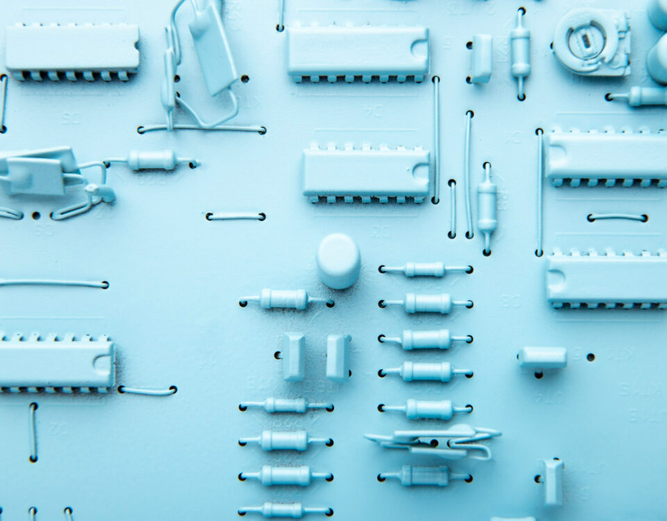 Plataformas que simulam projetos elétricos em 3D Plataformas que simulam projetos elétricos em 3D