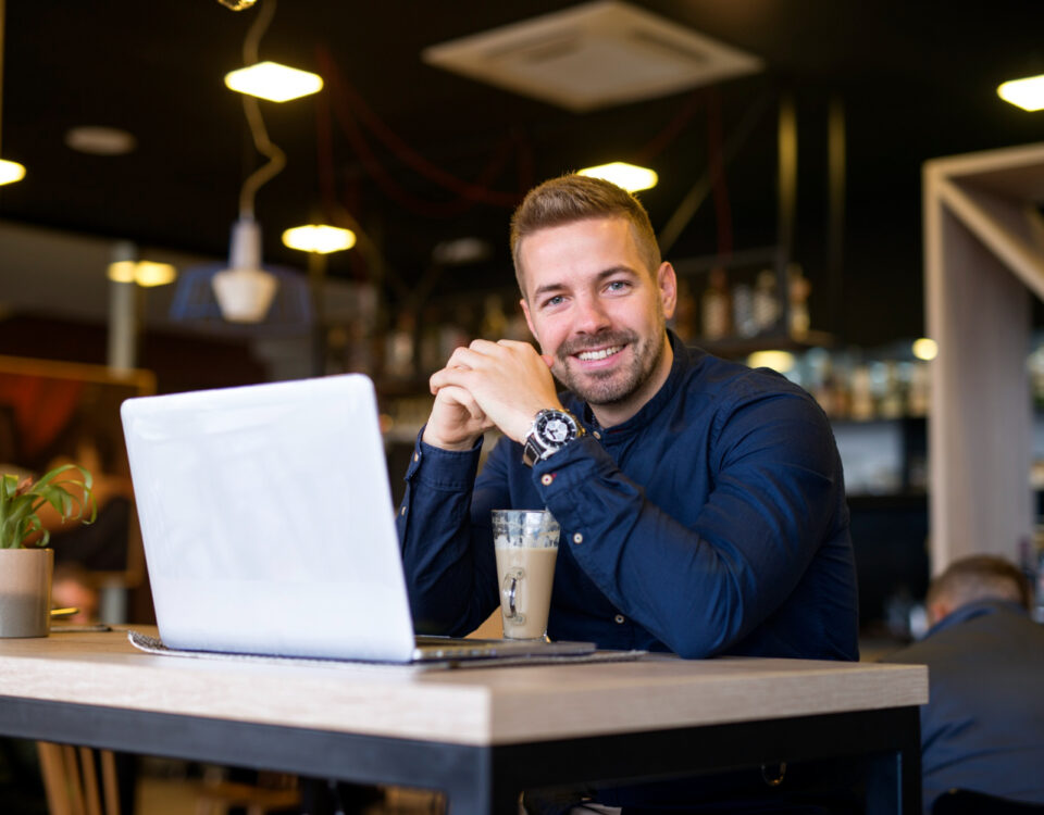 Marketing para Revendedores: Como Vender Sistema Mesmo Sem Experiência Marketing para Revendedores: Como Vender Sistema Mesmo Sem Experiência