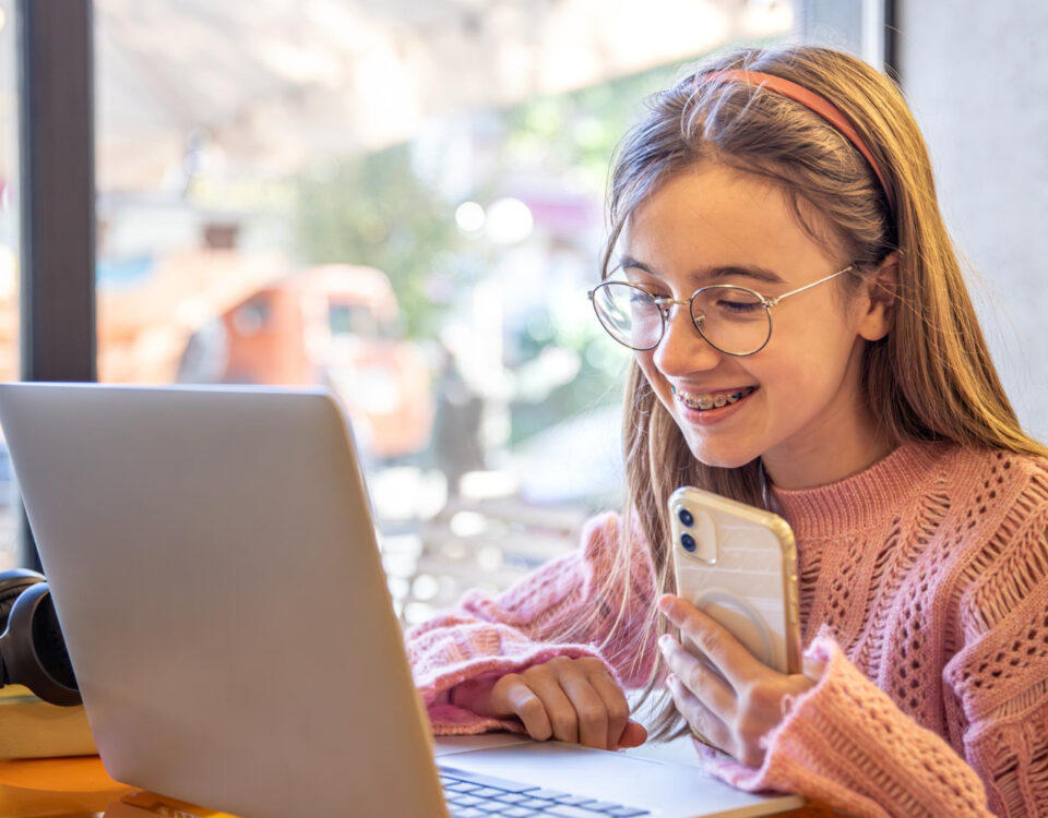 Ferramentas e plataformas que suportam emissão de diplomas digitais no Brasil Ferramentas e plataformas que suportam emissão de diplomas digitais no Brasil
