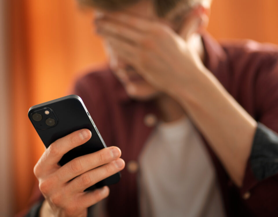 Ferramentas que desmascaram golpes em chats Ferramentas que desmascaram golpes em chats
