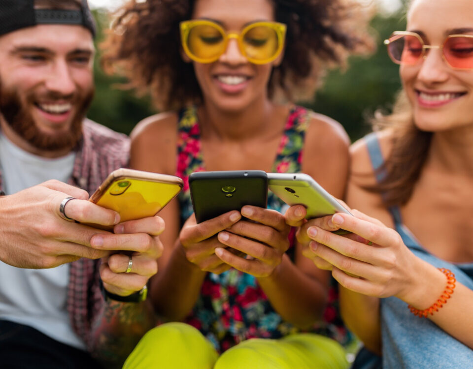 Plataformas digitais que apoiam jornadas de reabilitação