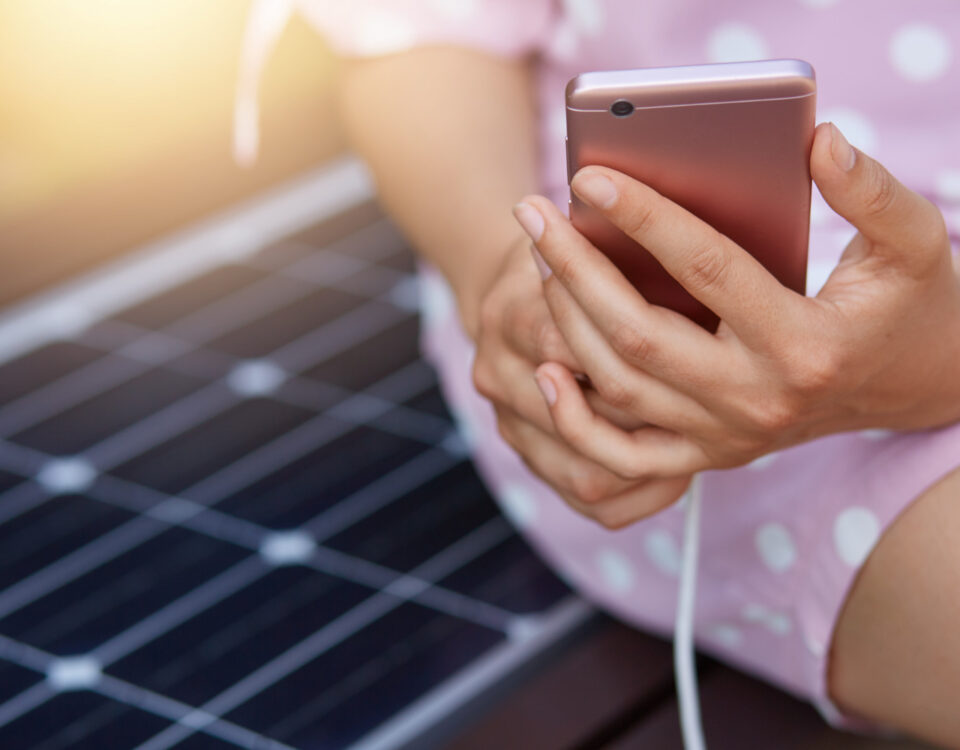 Apps de monitoramento solar ganham espaço no Paraná