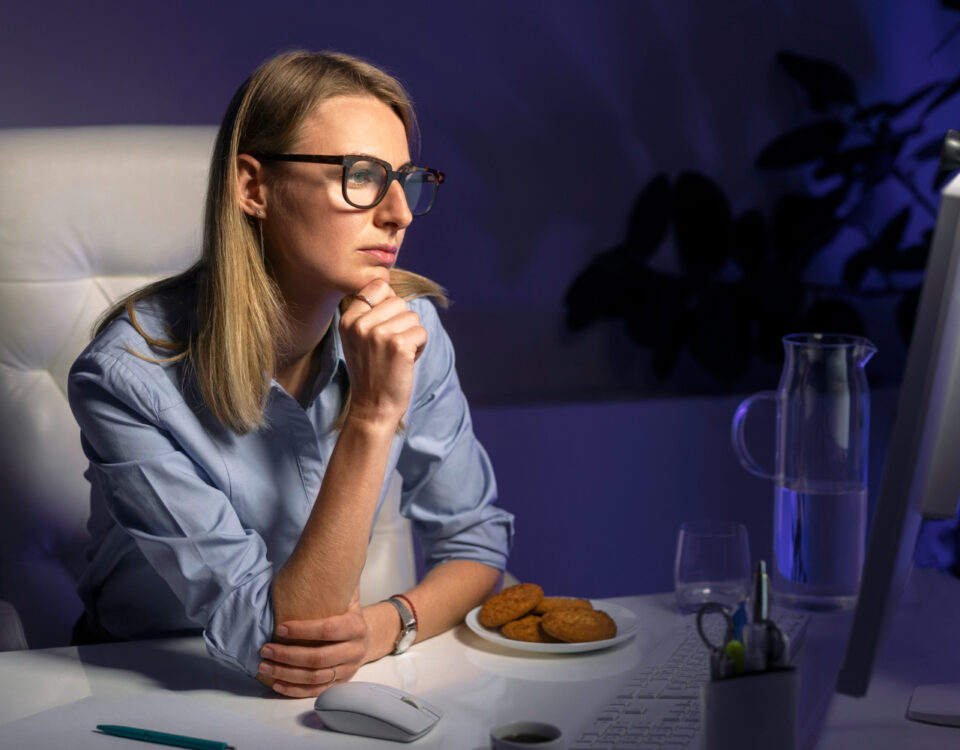 Copilotos de IA no trabalho economizam tempo ou confundem tudo?